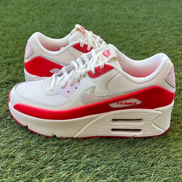 Nike Air Max 90 LV8 - Picture 1 of 5